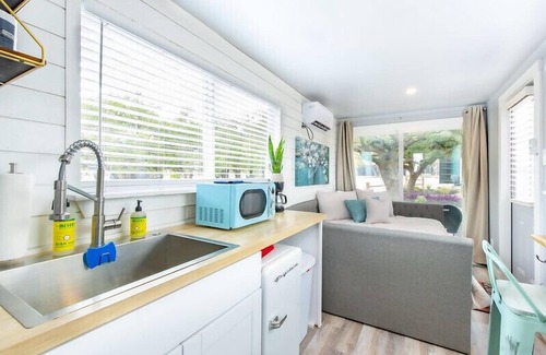 Johnson City House | The Container Retreat @ 290 Wine Trail #1