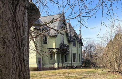 Norwich Apartment | The Converse Castle