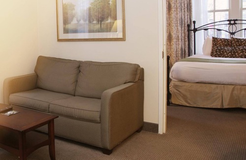 North Philadelphia East Hotel | The Conwell Inn