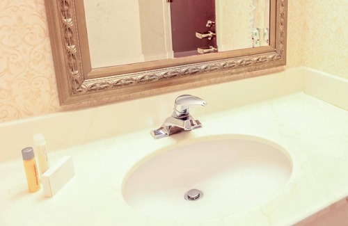 North Philadelphia East Hotel | The Conwell Inn