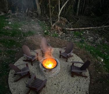 Flat Rock House | The Coop NEW A-frame Hot Tub, Fire Pit, Loft