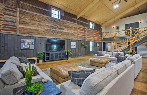 Calera House | The Copper Roost Lake Texoma Escape with Hot Tub