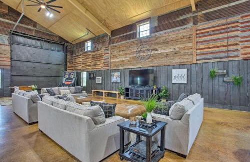 Calera House | The Copper Roost Lake Texoma Escape with Hot Tub