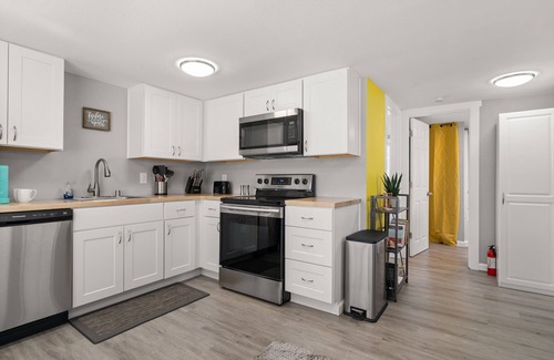 Richland House | The Corner Cottage - A Private Tiny Home