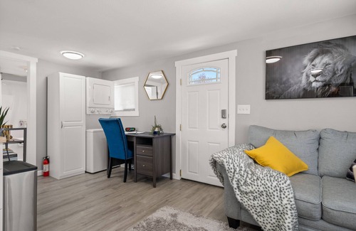 Richland House | The Corner Cottage - A Private Tiny Home