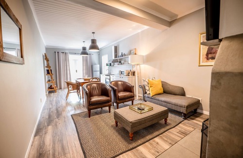 Franschhoek Apartment | The Corner House L'A-nnexe