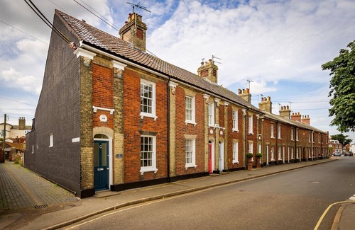 Southwold House | The Cornerstone - Two Bedroom House, Sleeps 4