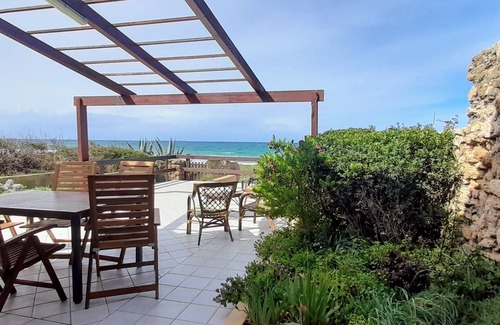 Putzu Idu House | The cottage on the beach, 10 mt from the sea, private parking space