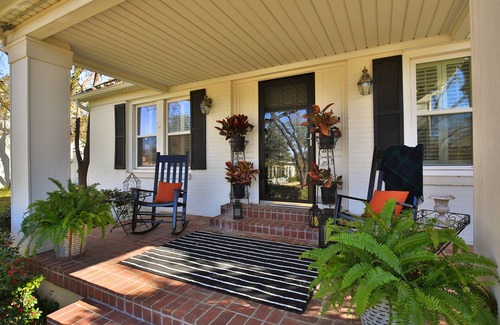 Sayles Blvd. Area House | The Cottage at Eleven09-A Fine Guest Experience in Historic Abilene