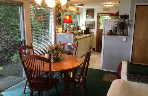 Anderson Island House | The cottage by the lake