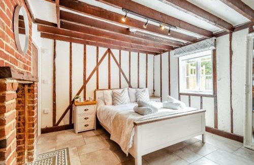 Chelmsford House | The Cottage