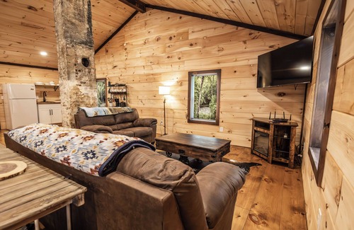 Joelton House | The Cottage @ Jones Farm Venue and Cabins