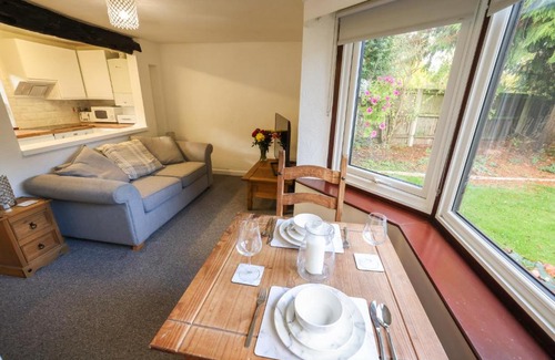 Tenbury Wells Cabin | The Cottage On the Common