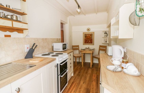 Pershore Cottage | THE COTTAGE, with a garden in Elmley Castle