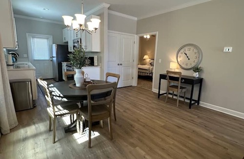 Midland City Cottage | The Cottages 3 2BR2BA Dothan Pet Friendly Gorgeous Pool, Pickle Ball court, Gym