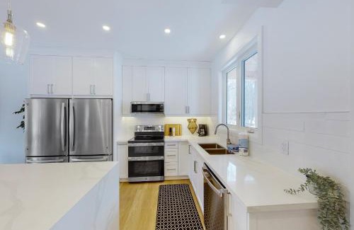 The Blue Mountains Ski Chalet | The Cottages at Blue - Cottage 2