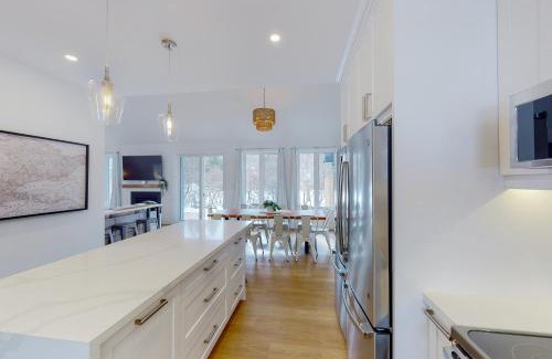 The Blue Mountains Ski Chalet | The Cottages at Blue - Cottage 2