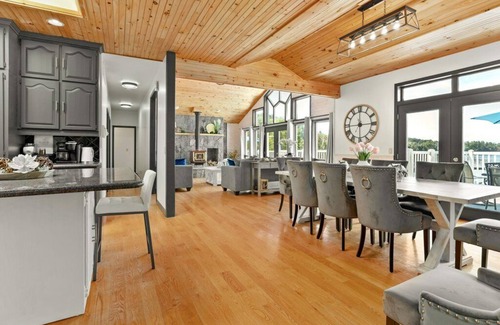 Armour Cottage | The Cove - Burks Falls
