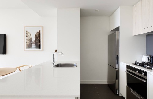 Newcastle Apartment | The Cove - one bedroom apartment overlooking Newcastle Beach