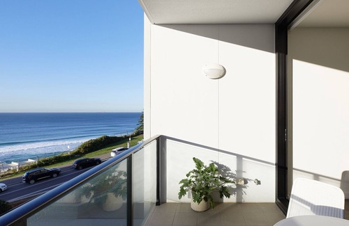 Newcastle Apartment | The Cove - one bedroom apartment overlooking Newcastle Beach