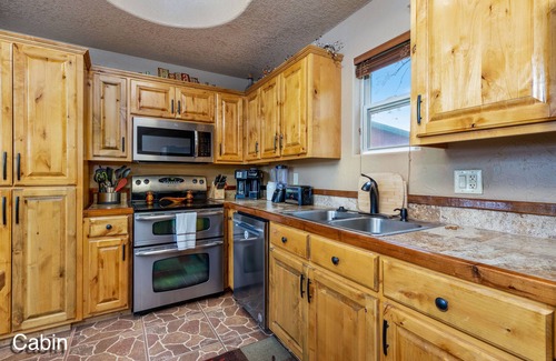 Grove Cabin | The Cowskin Cabin - Lakeview, great for fishermen, families and friends!