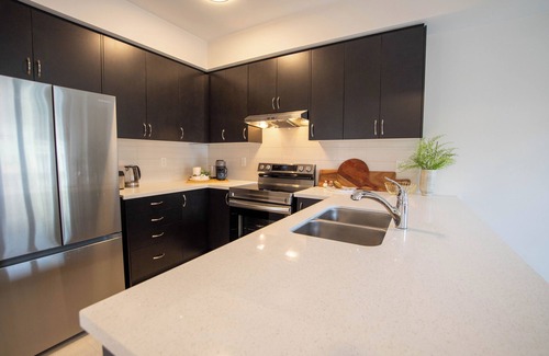 Ancaster House | The Coziest Corner in Ancaster. Brand New!
