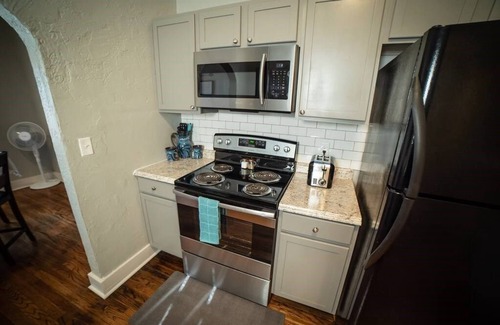Chickasha House | The Cozy Chickasha | Fiber | Extra Parking | W/D