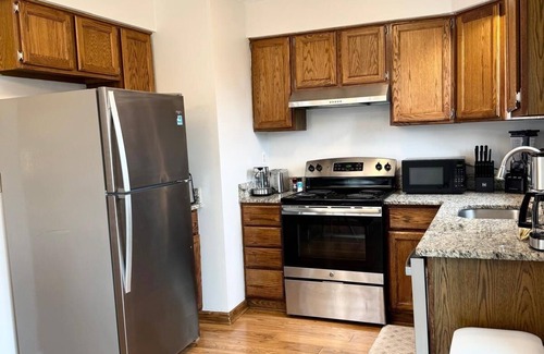 Newark House | The Cozy Corner, 2-bedroom townhome in charming Newark with WiFi, and parking