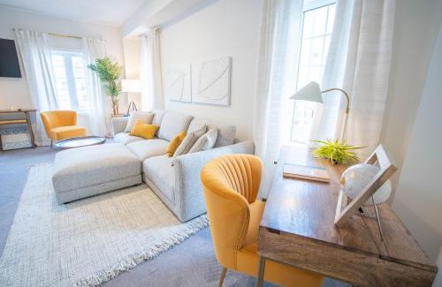Ancaster Apartment | The Cozy Corner
