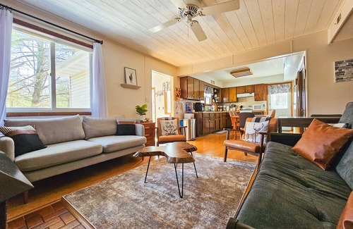 Neillsville Cottage | The Cozy Getaway Cabin w/Hot Tub-Sauna-WiFi on ATV trails near Lake Arbutus