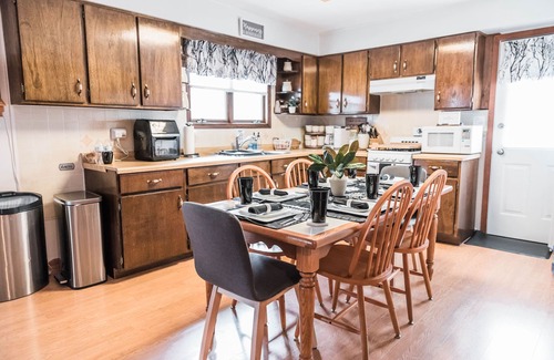 Neillsville Cottage | The Cozy Getaway Cabin w/Hot Tub-Sauna-WiFi on ATV trails near Lake Arbutus