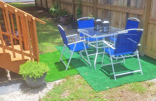 Hinesville House | The Cozy Main Suite 2-bedroom mobile home in welcoming Hinesville with WiFi, Ac
