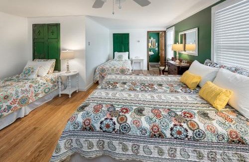 Tenants Harbor Hotel | The Craignair Inn & Causeway Restaurant