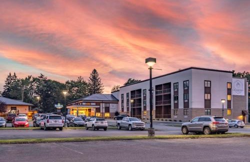 Cheat Lake Hotel | The Cranberry, an Ascend Collection Hotel