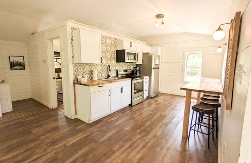 Boswell Cabin | The Crash Pad ~ Quirky Riverfront Retreat