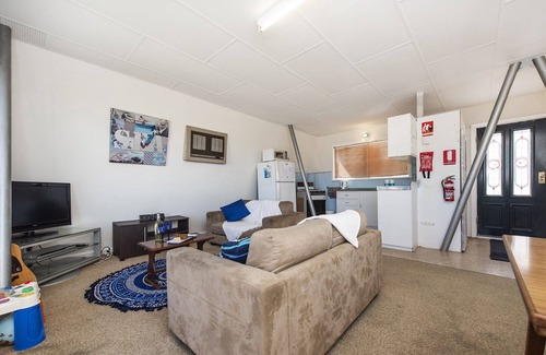 Lancelin House | The Cray Pot-Conveniently located in the heart of Lancelin