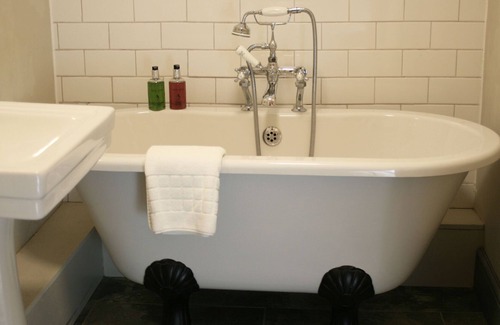 Croscombe Bed & Breakfast | The Cross at Croscombe