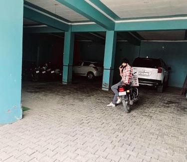 Murthal Hotel | The Crown Hotel