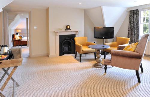 New Forest District Hotel | The Crown Manor House Hotel