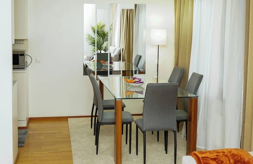 Koillinen District Apartment | The Crown Suite Helsinki