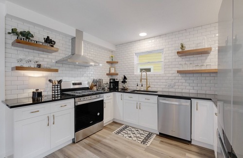 Wimberley House | The Daffodil - A luxury haven with Hot Tub and Firepit