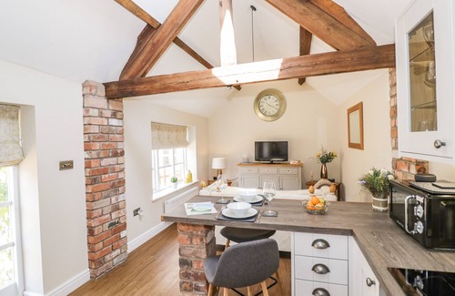 Sutton Cheney Cottage | THE DAIRY, pet friendly, character holiday cottage in Market Bosworth
