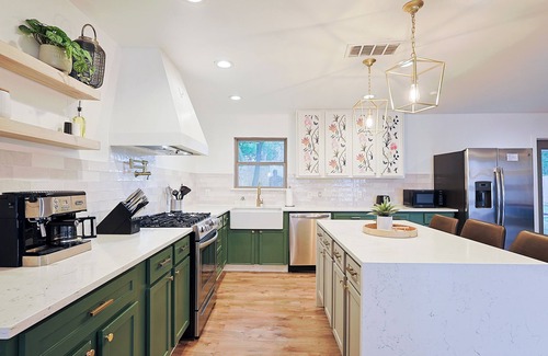 Northwest Dallas Bed & Breakfast | The Dallas Hub- Close to Food, Fun & Attractions!
