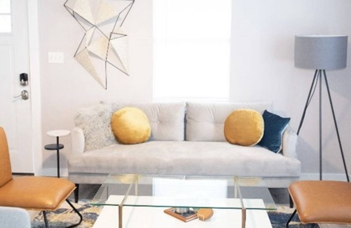 Athens House | The Daylights Suite