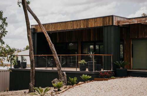 Hepburn House | The Deck - Hepburn Springs Daylesford