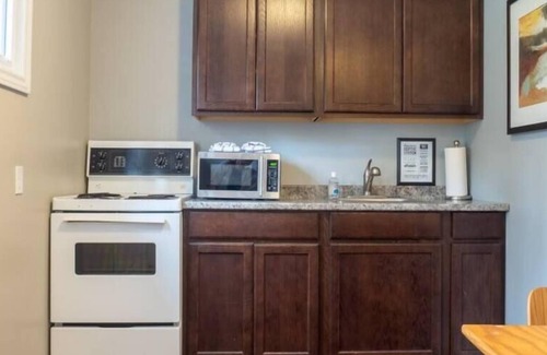 Bloomfield House | The Demorestville: PEC Getaway
