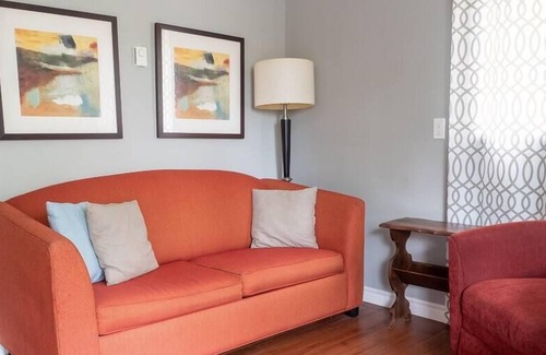 Bloomfield House | The Demorestville: PEC Getaway