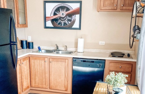 Opdyke West House | THE DEREK - One Bedroom Studio Apartment