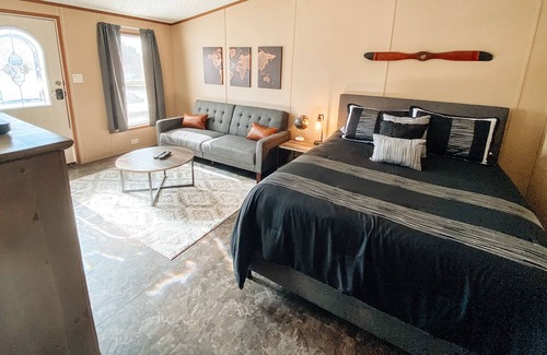 Opdyke West House | THE DEREK - One Bedroom Studio Apartment