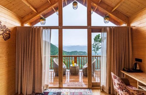 Dhanaulti Hotel | The Devan Wood Resort